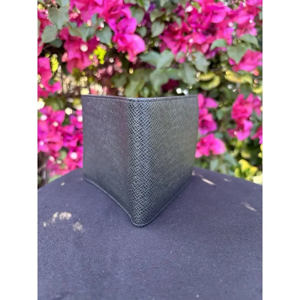 Louis Vuitton Taiga Leather Multiple Bifold Wallet Slender Black